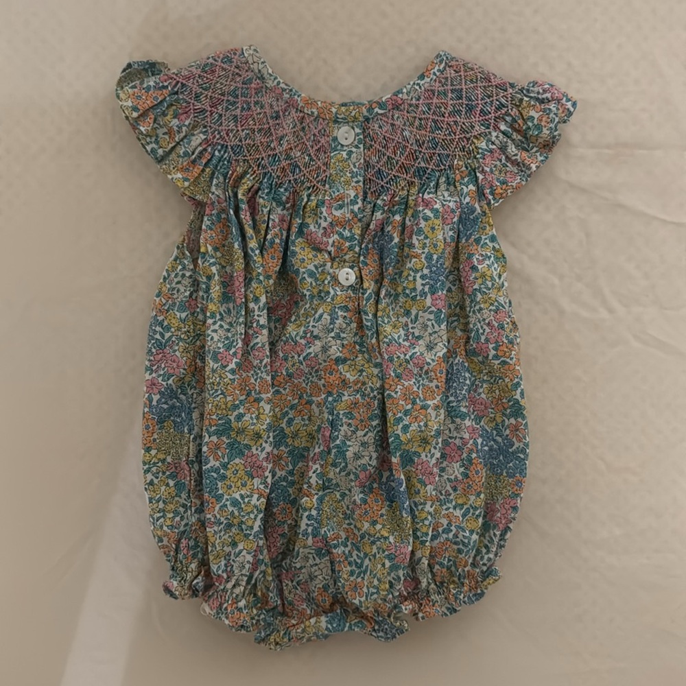 Outfit - Picture 2 of 2